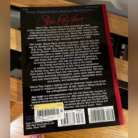 Stevie Ray Soul to Soul soft cover book about Stevie Ray Vaughn - Picture 2 of 2